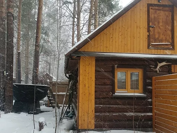 Первая картинка в третей секции под баннером